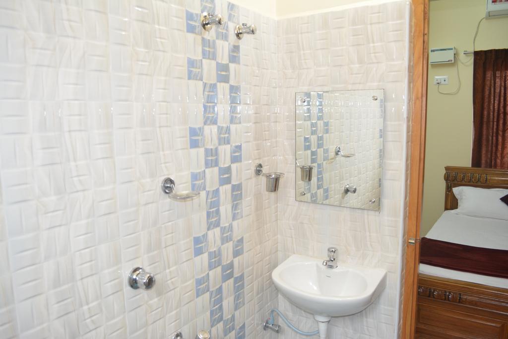 Jp Nivaas Guest House Mayiladuthurai Eksteriør bilde